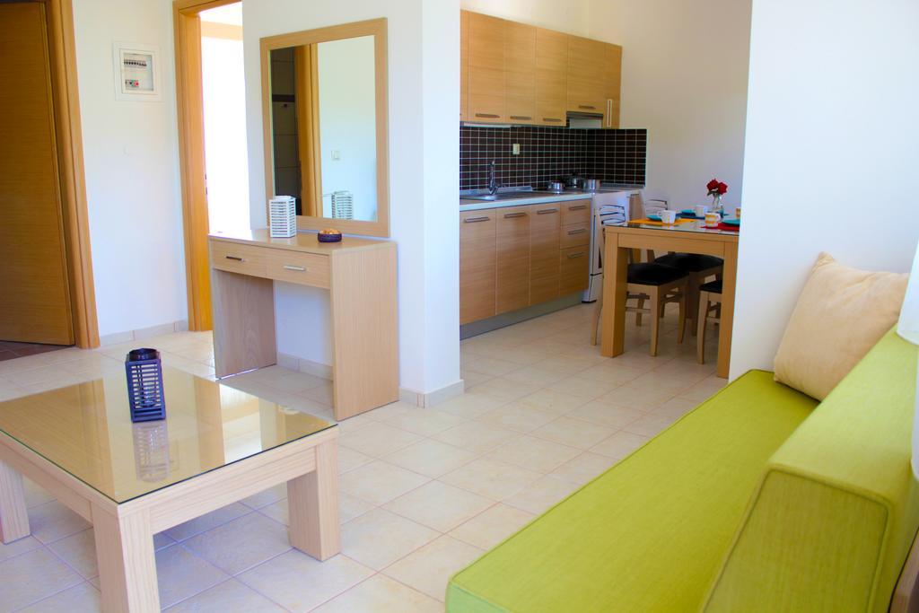 Olive Tree Apartments Фурка Номер фото