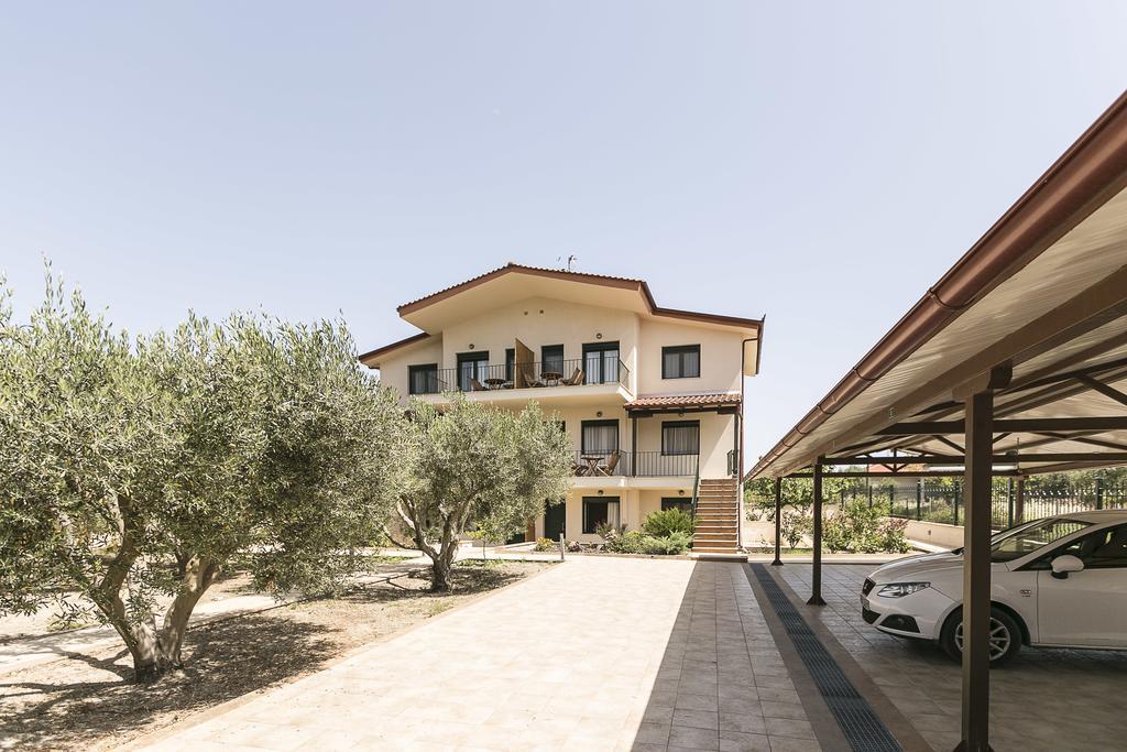 Olive Tree Apartments Фурка Экстерьер фото